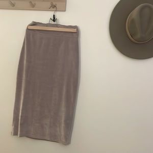 Aritzia Wilfred Free Lilac Velvet Feel Skirt